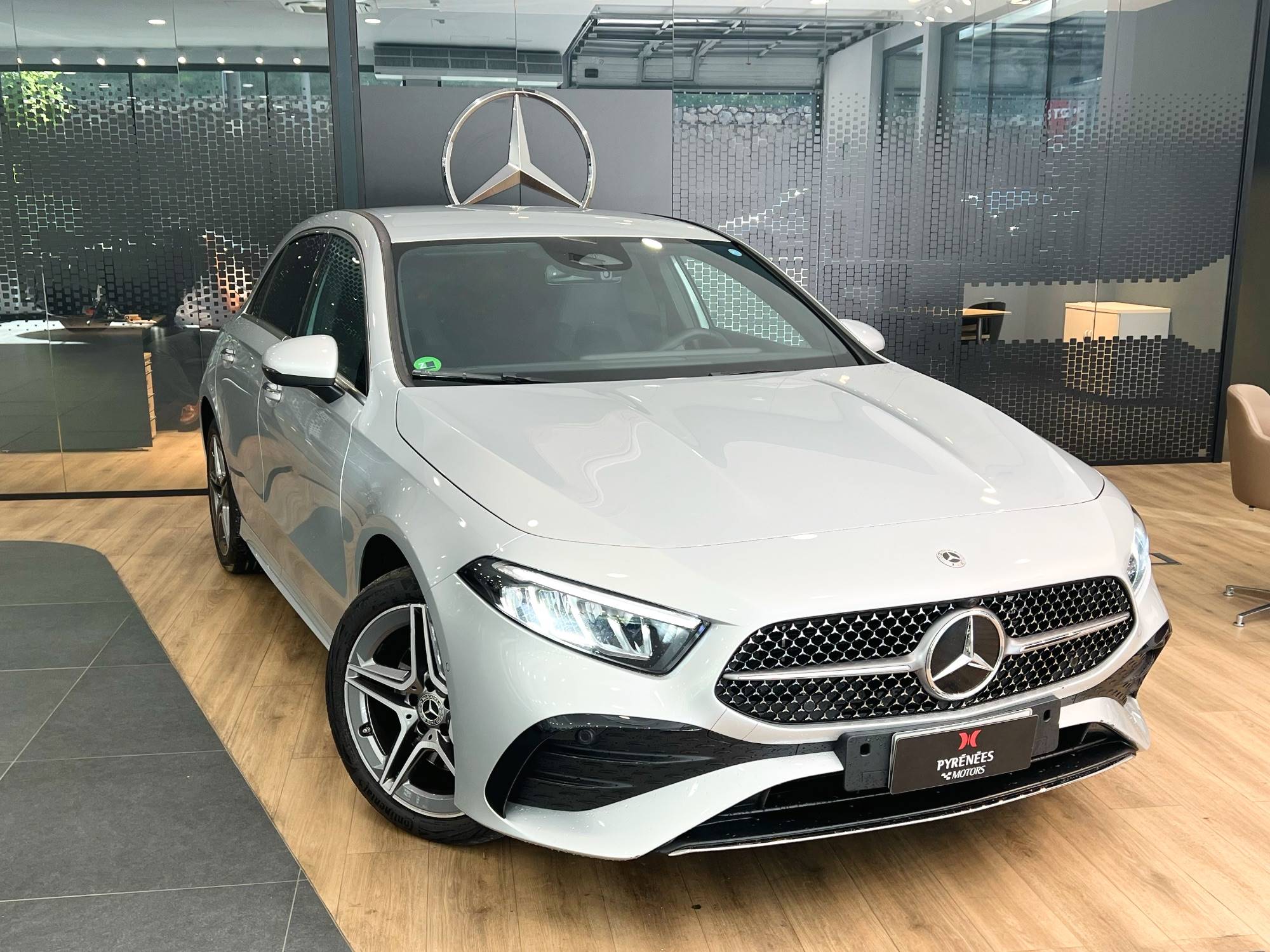 Mercedes-Benz A 250e 