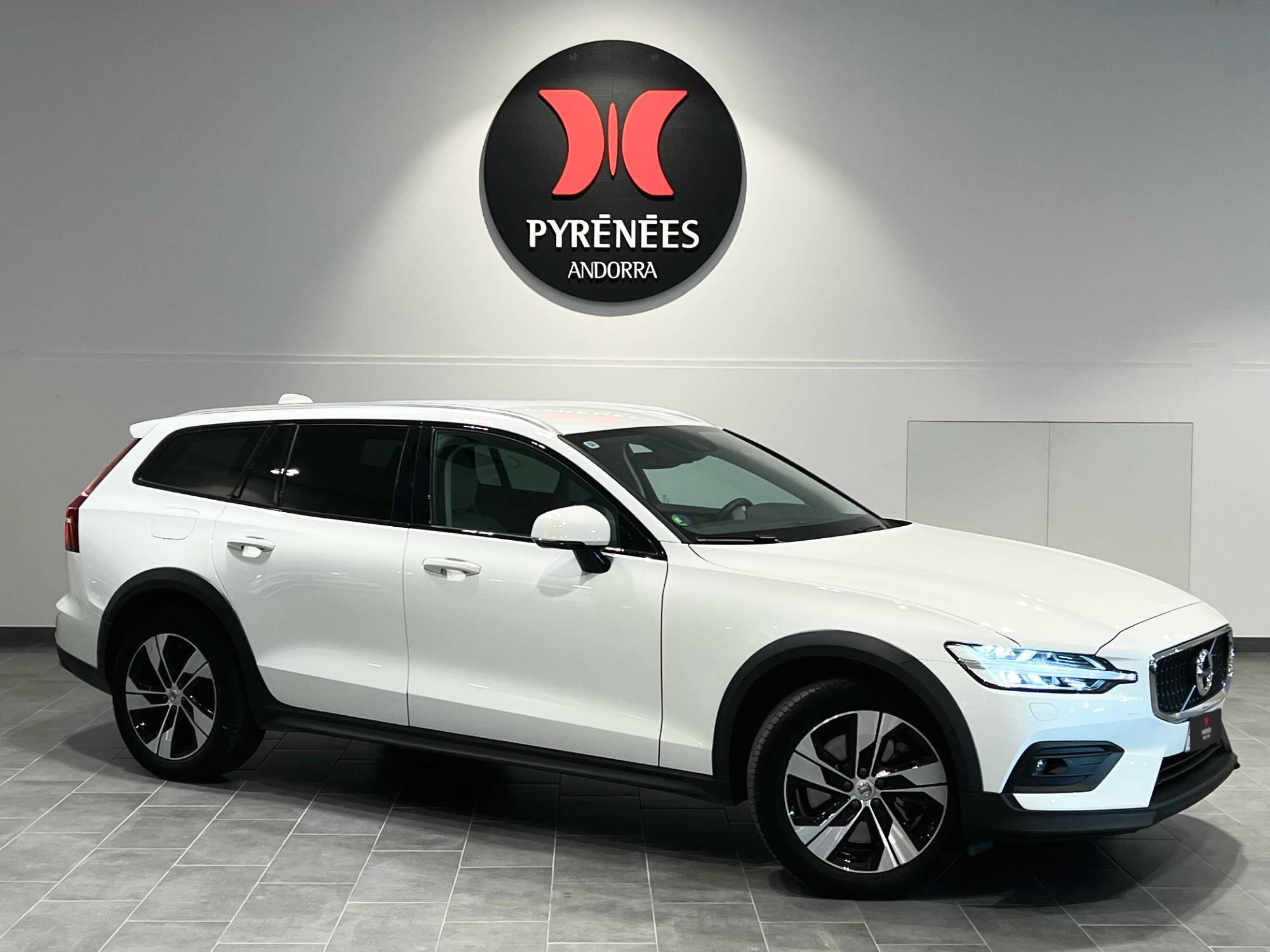 Volvo V60 Cross Country 4x4 Auto
