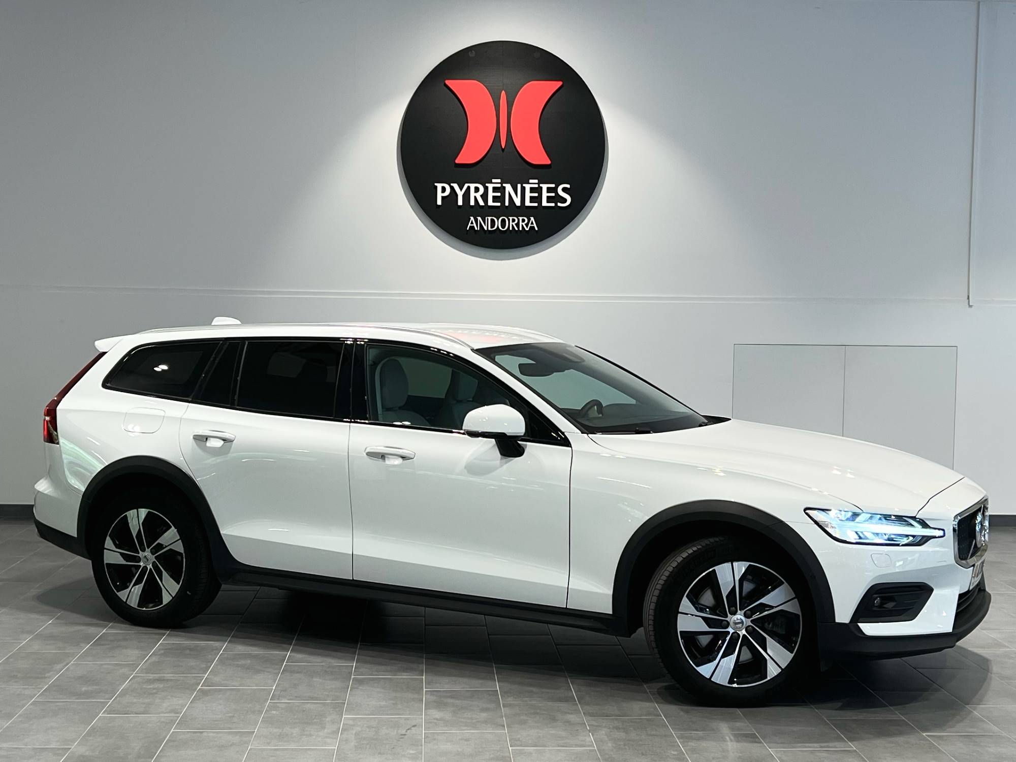 Volvo V60 Cross Country 4x4 Auto