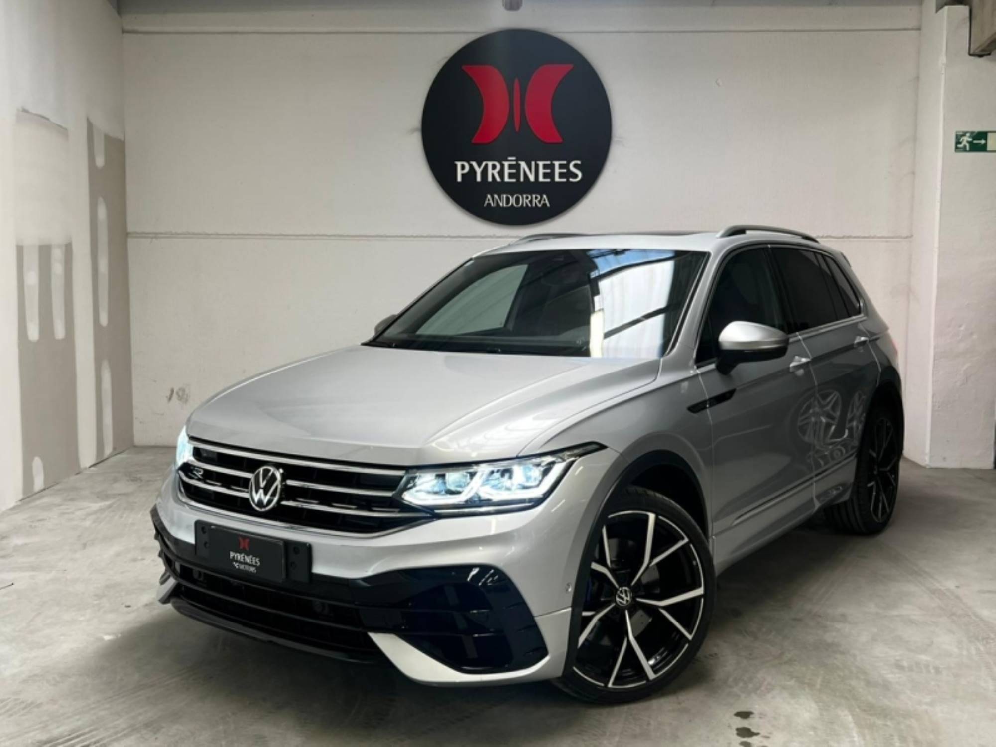 Volkswagen Tiguan R 320 4Motion