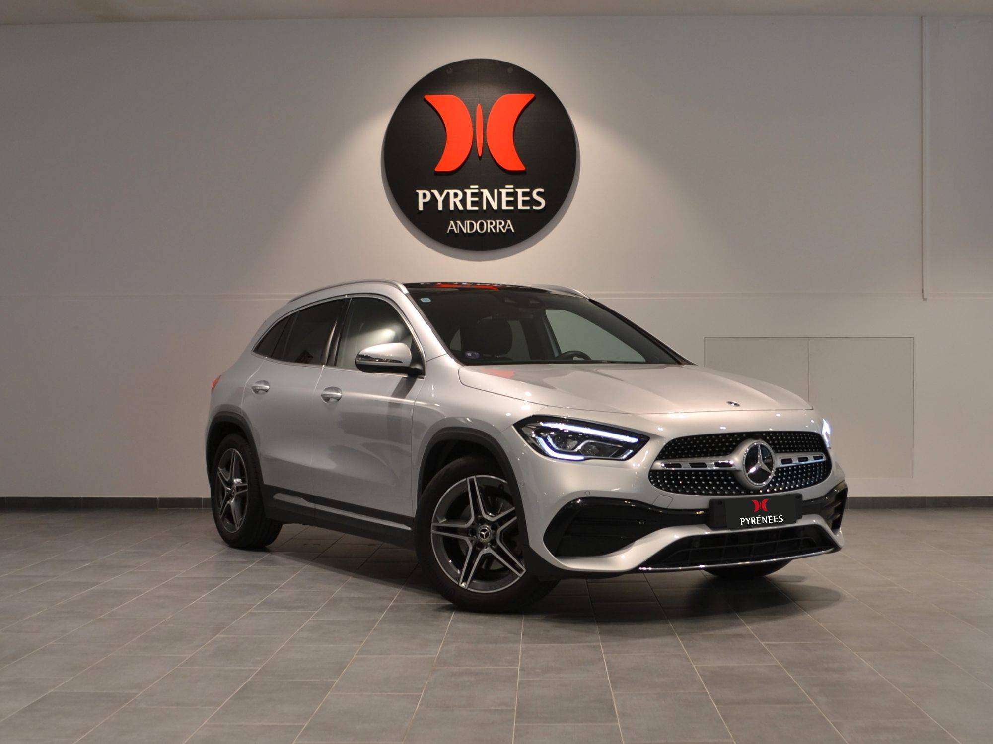 Mercedes-Benz GLA 250 4 MATIC 