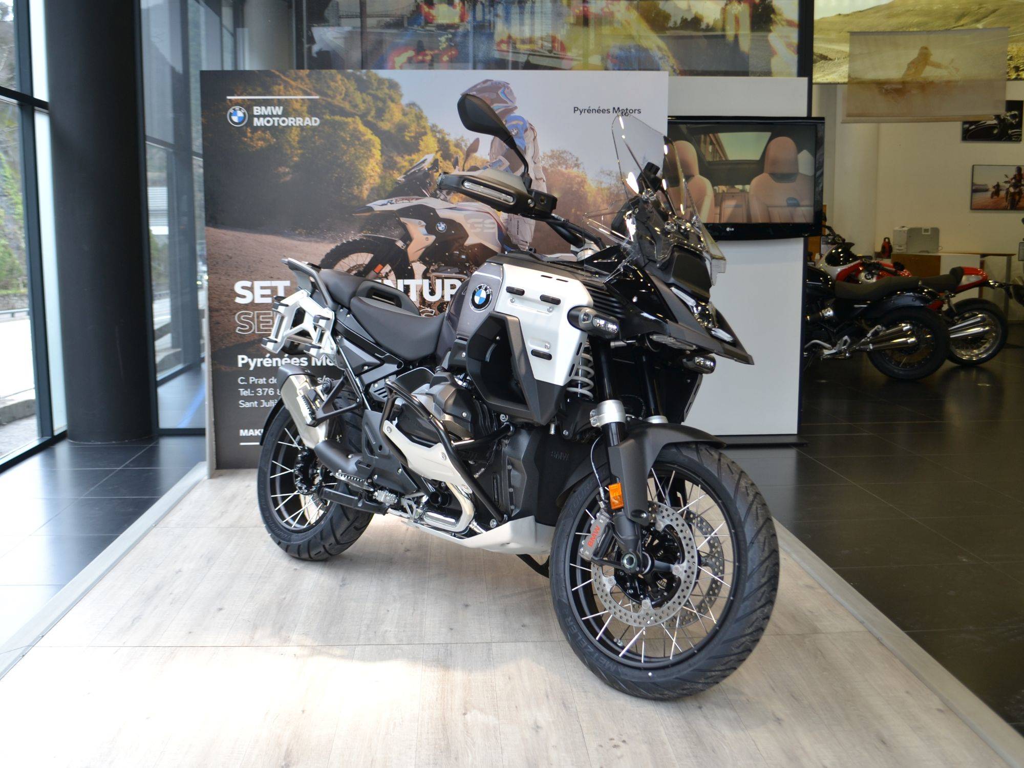 BMW R 1300 GS ADVENTURE TRIPLE BLACK