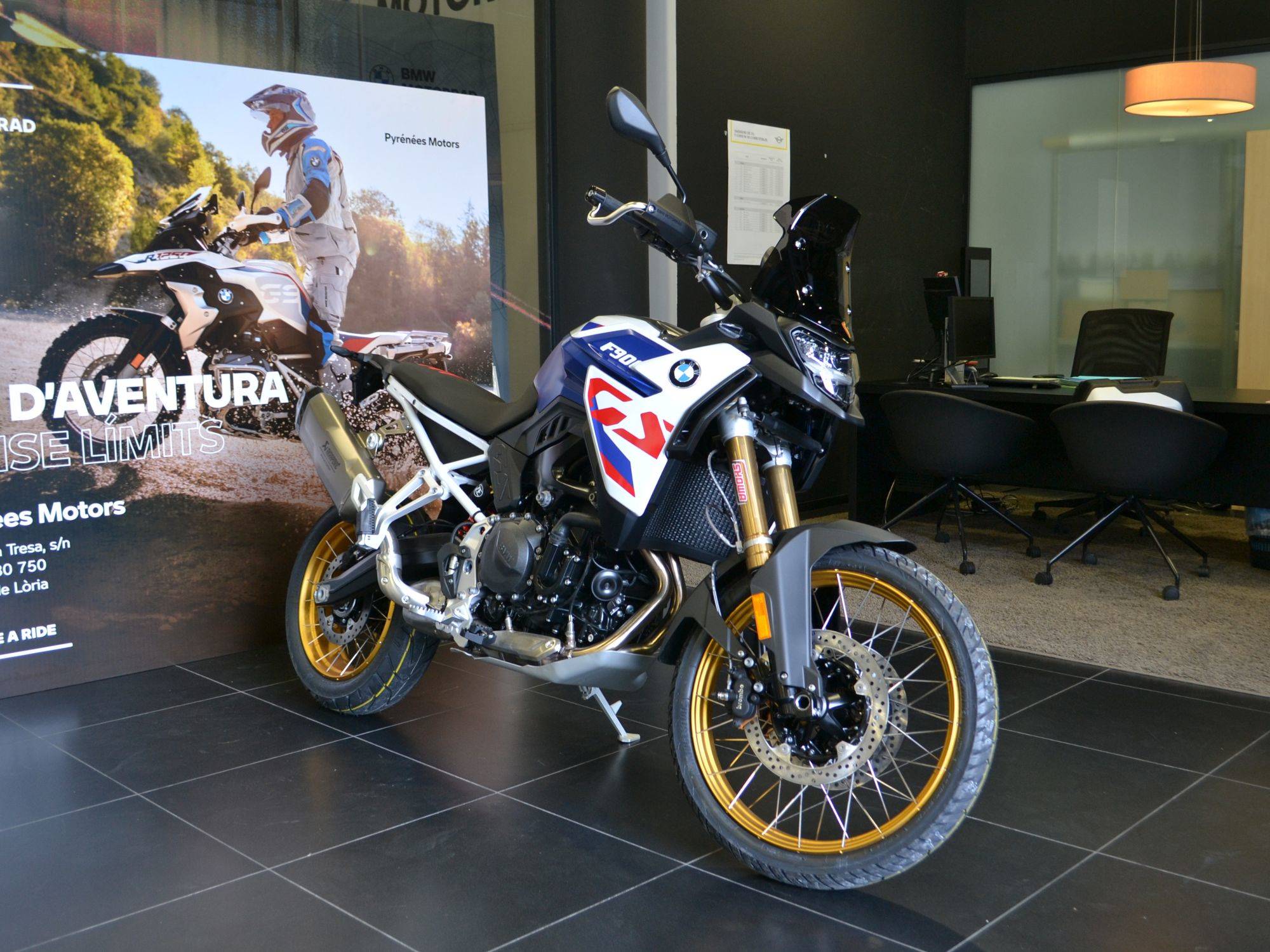 BMW F900 GS 