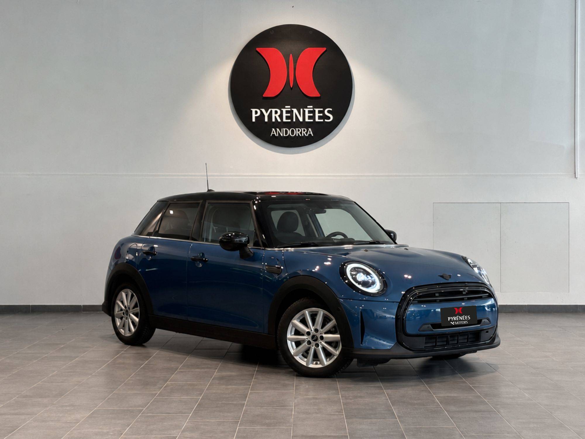 MINI Cooper 5P Auto