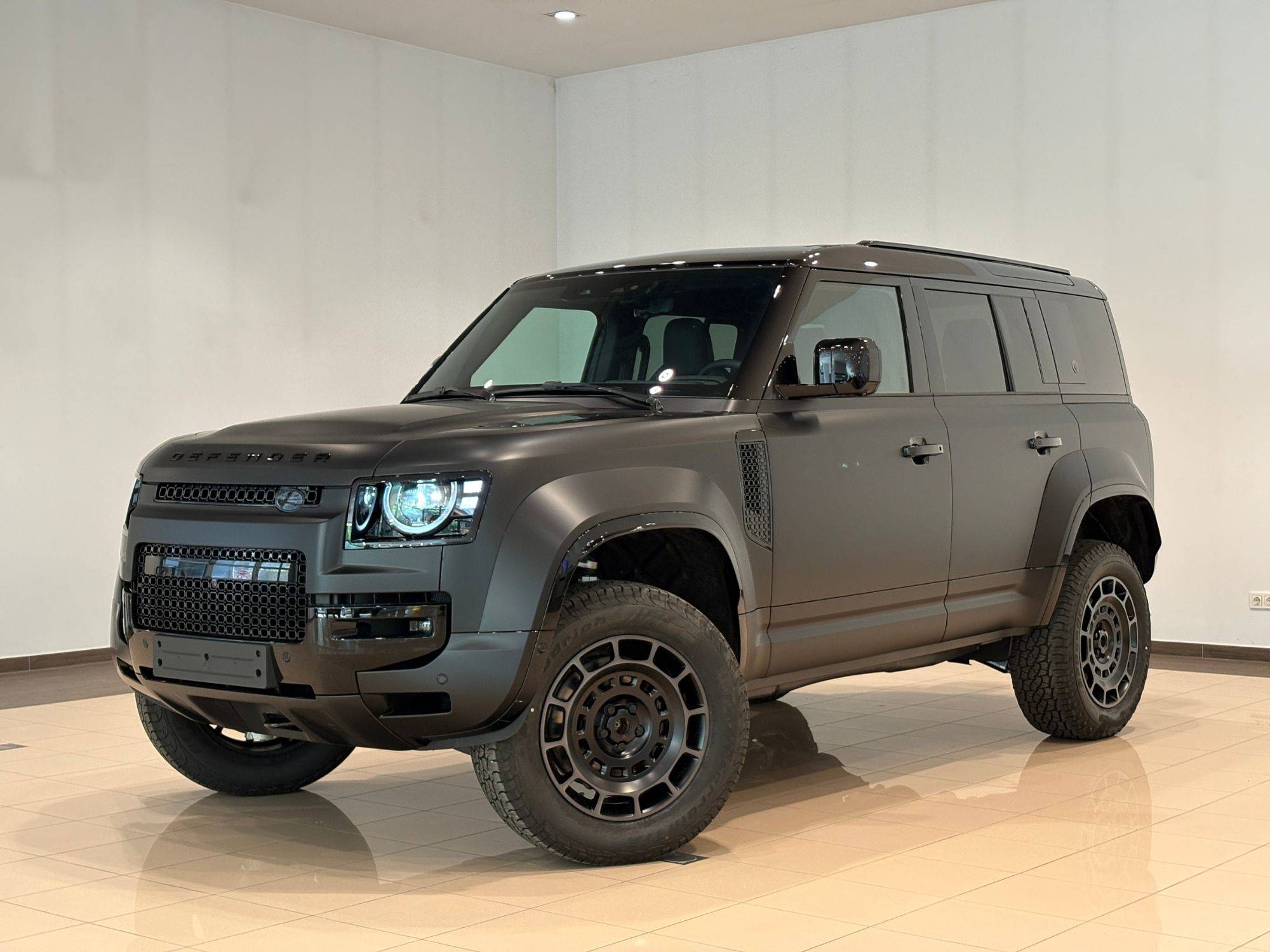 Land Rover Defender OCTA