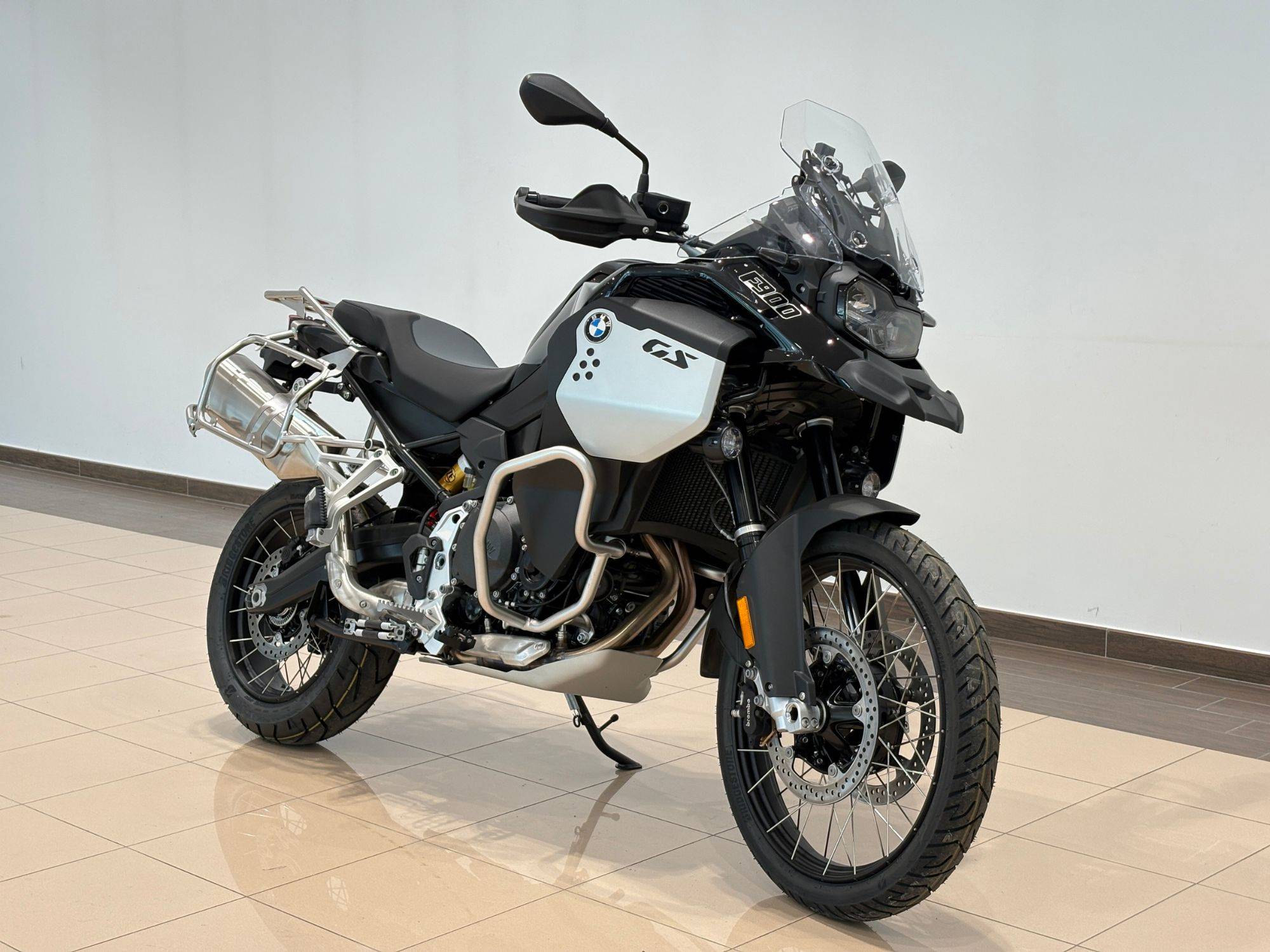 BMW F900 GS 