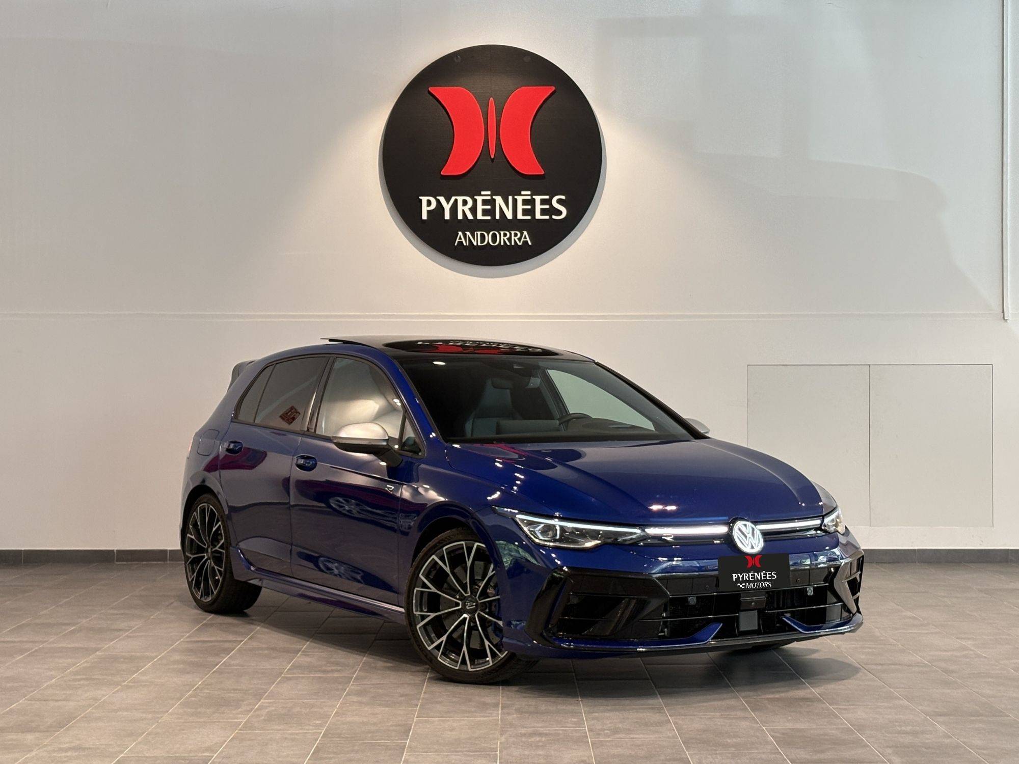 Volkswagen Golf R 