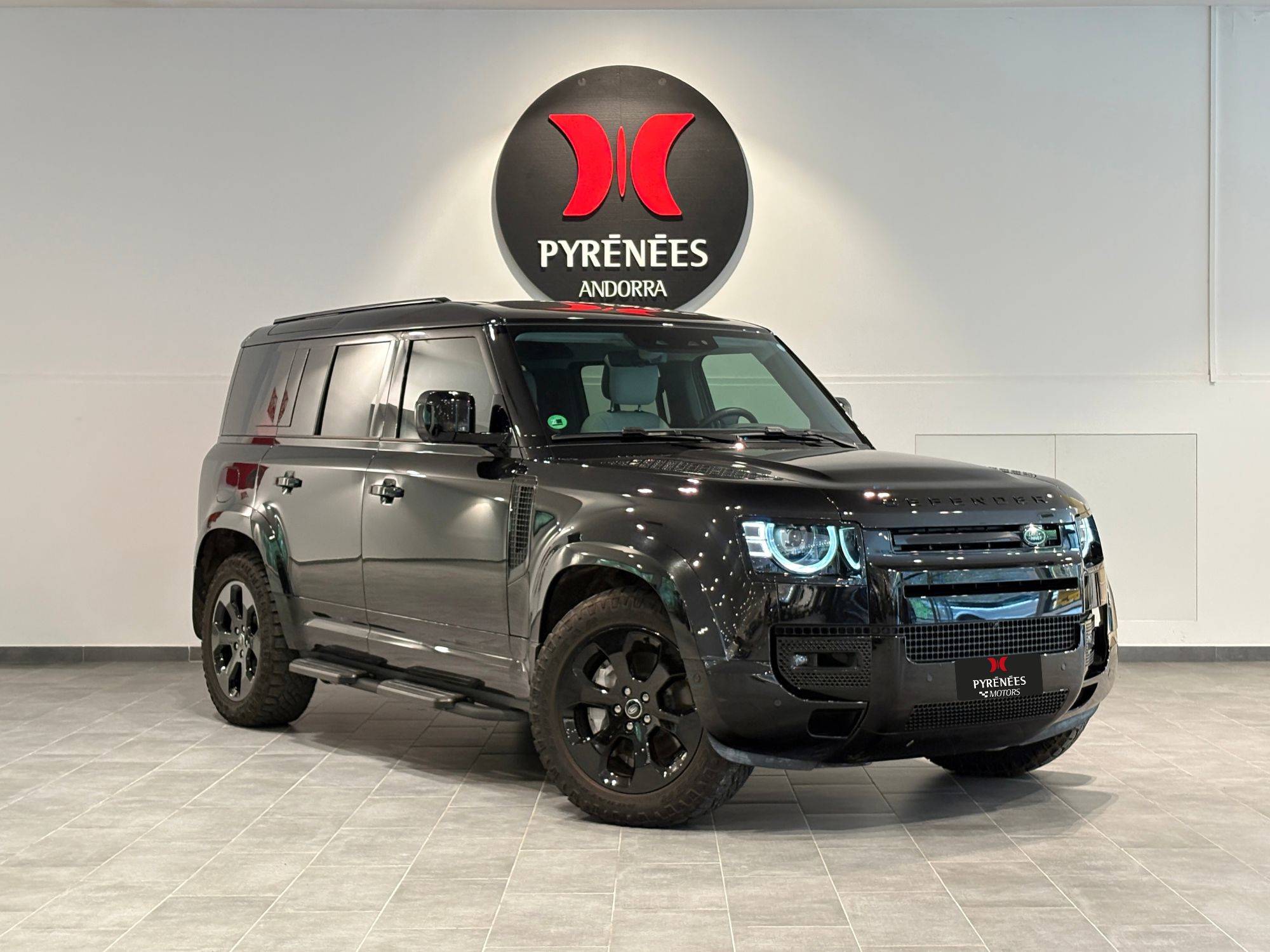 Land Rover Defender 110